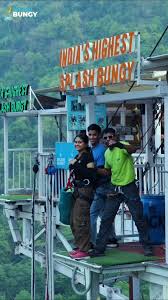 Splash Bungy guests ready on platform